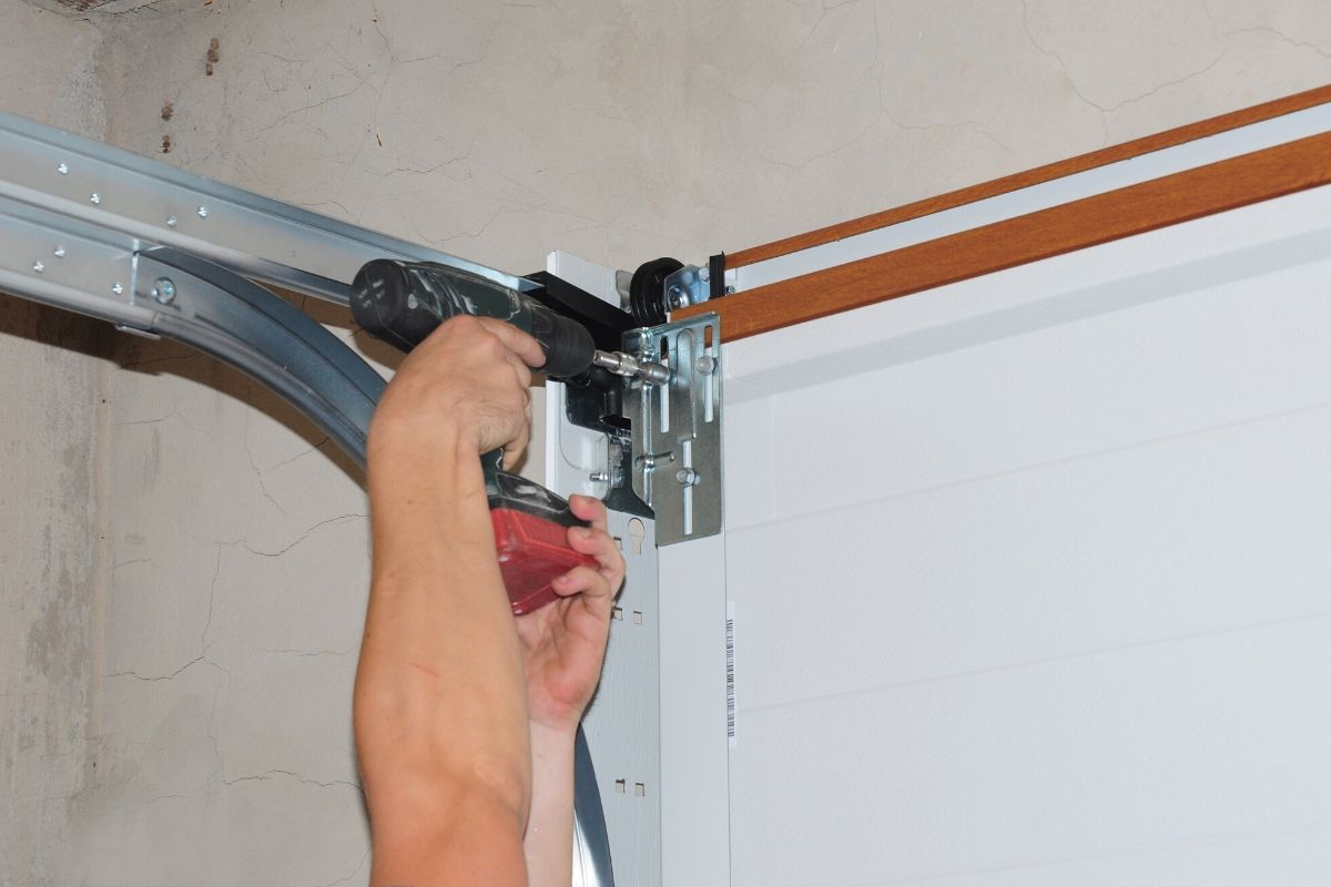 Garage Door Repair In Clinton Charter Township MI